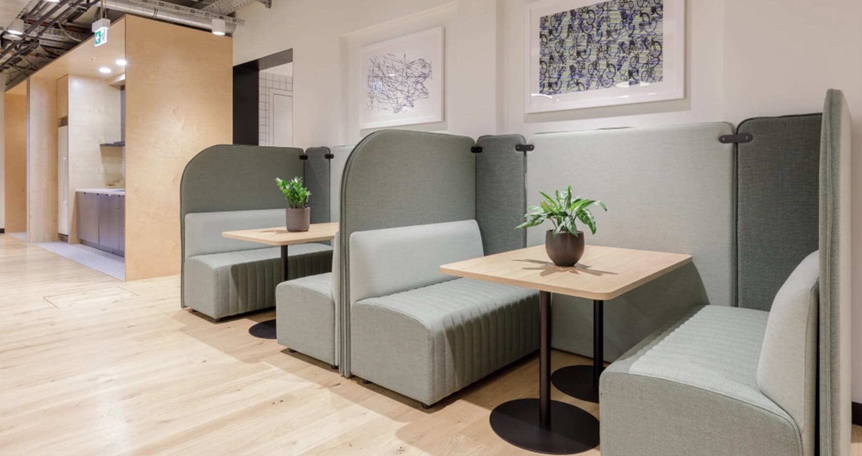 Indy by Industrious Atrium Tower Berlin Foto 5