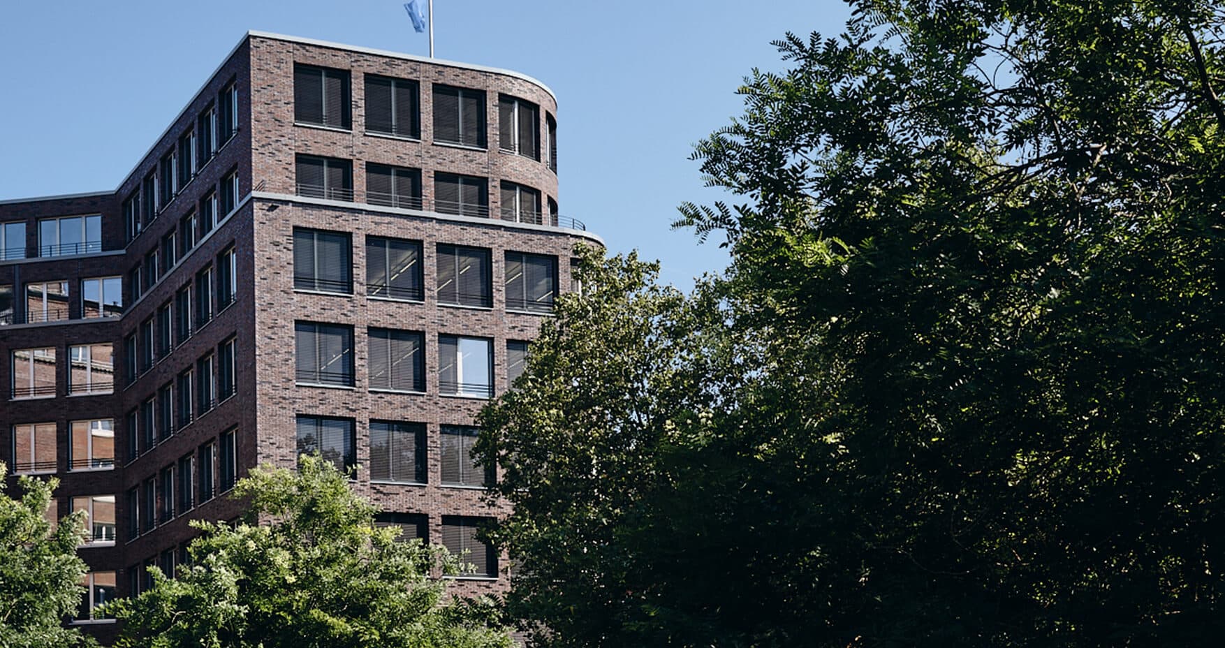 Haus am Domplatz Hamburg by FORA Foto 2
