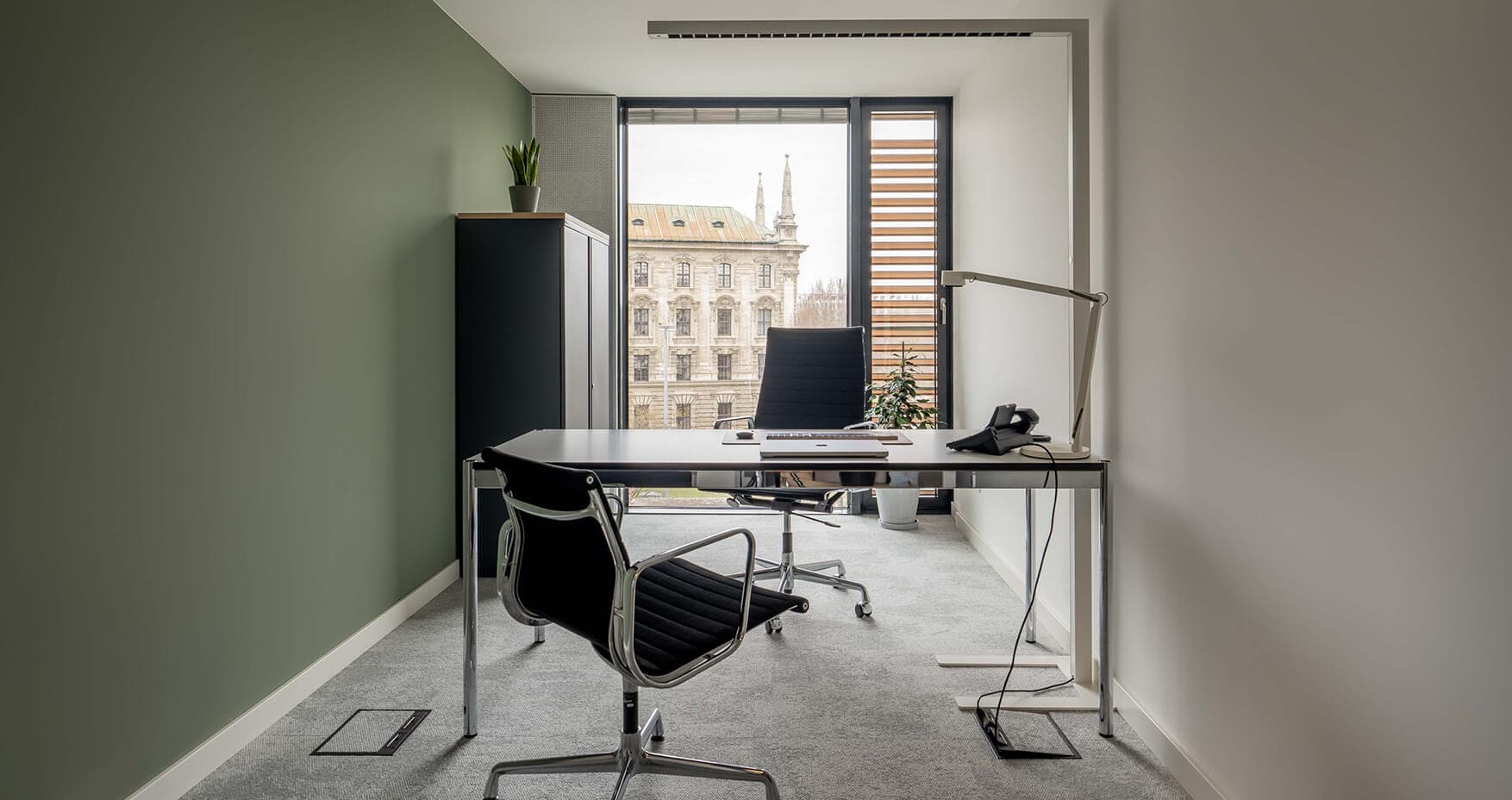 Office Club München 1