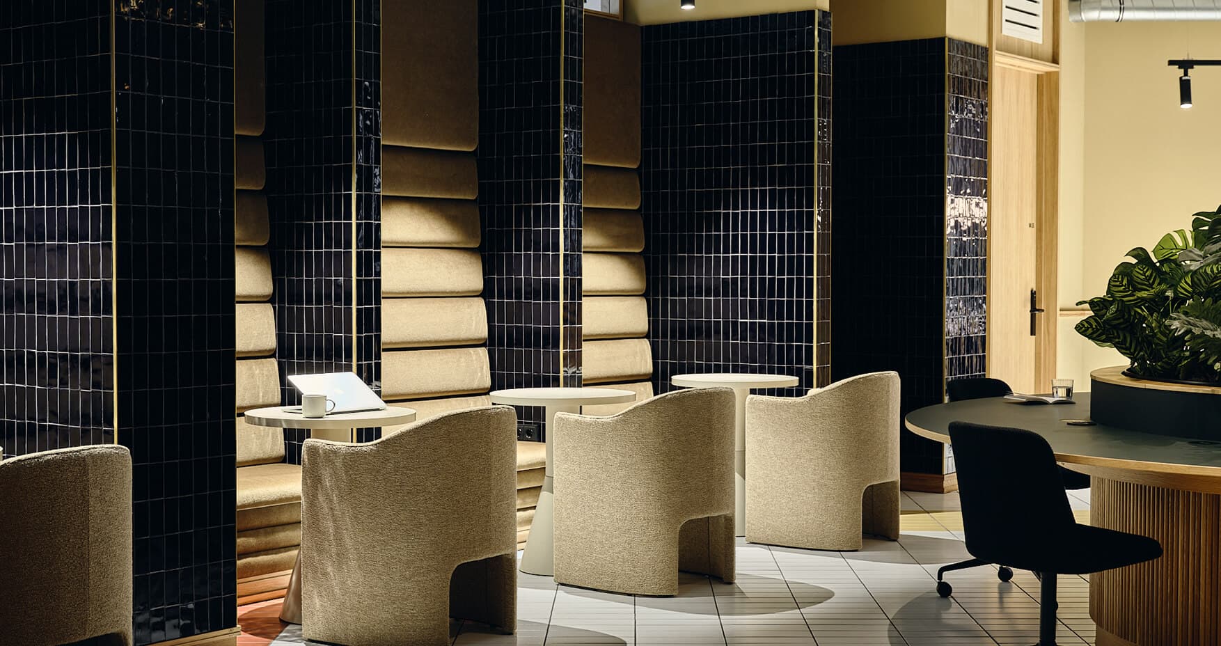 Haus am Domplatz Hamburg by FORA Foto 4