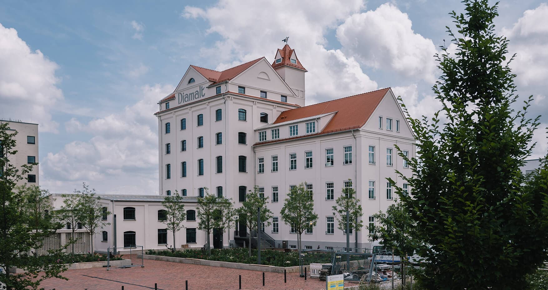 1000 Satellites München The Malt Foto 3