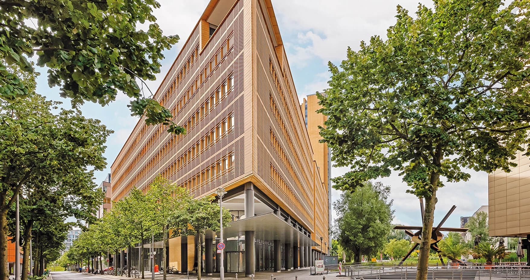 Indy by Industrious Atrium Tower Berlin Foto 3